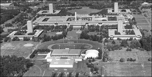 air photo view of
      SUNYA uptown campus buildings c. 1995